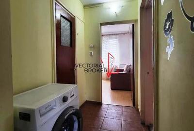 Apartament cu 3 camere decomandat, mobilat în Ozana