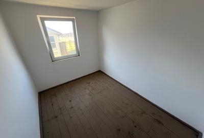 Casă cu 3 camere cu Teren 7000 Mp în Movilița - 4