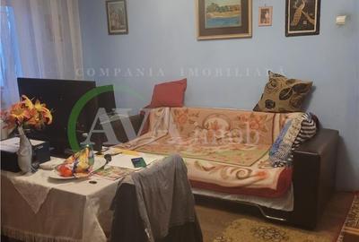 Apartament cu 3 camere semidecomandat în Central - 3