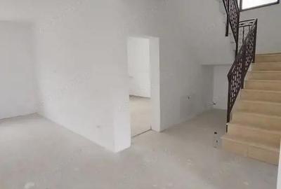 Casă cu Teren 456 Mp în Malu Mare - 14