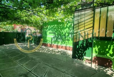 Casă singur în curte, 363 mp teren – zona Record, 2 intrări, anexa, trifazic - 3