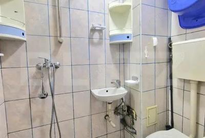 Apartament cu 2 camere, etajul 3 din 4, langa - 3