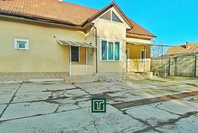 Casă cu 4 camere cu Canalizare în Micălaca - 1