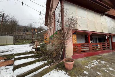 Casă cu 4 camere decomandat cu Teren 600 Mp în Gura Teghii - 5