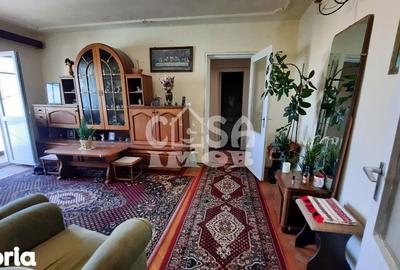 Apartament cu 2 camere semidecomandat în Micro 6 - 6