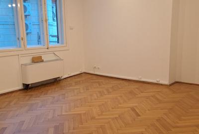 Casă individuală cu 7 camere cu Canalizare în P-ța Rosetti - 15
