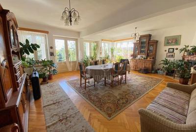 Casă individuală cu 11 camere cu Canalizare în Gruia