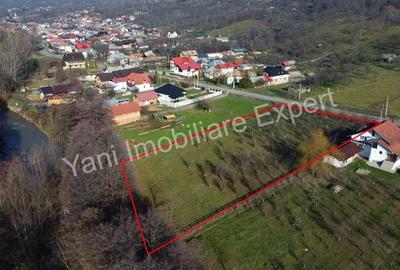 Teren de 4166 mp, în Stănești - 12