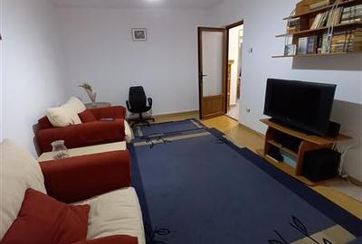 Apartament cu 4 camere decomandat în P-ța Mihai Viteazu - 1