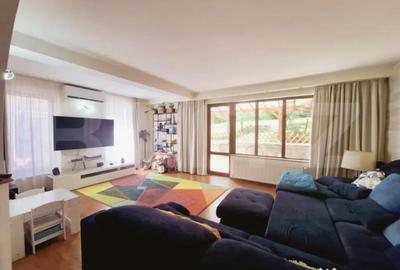 Casă cu 7 camere cu Teren 500 Mp în Dâmbul Rotund