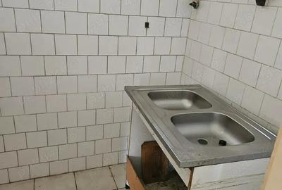 Casă cu 3 camere în Central - 1