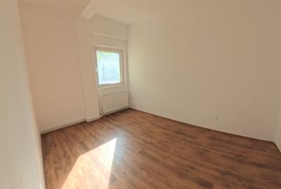 Casă individuală cu 12 camere cu Canalizare în Cățelu - 15