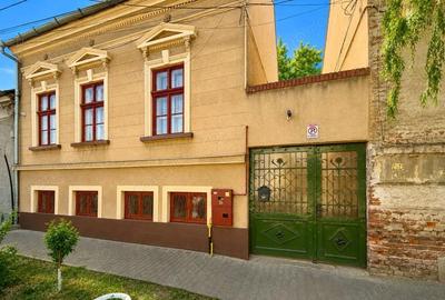 Casă cu 4 camere cu Teren 293 Mp în Central