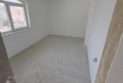 Casa individuala,  130 mp ,  teren 380 mp, zona Dezmir - 12