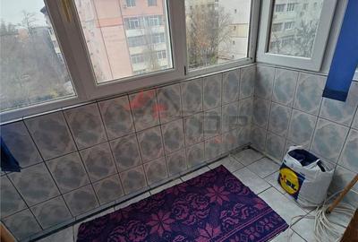 Apartament cu 3 camere semidecomandat în Mircea cel Bătrân - 1
