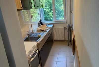 Apartament cu 3 camere semidecomandat în Central