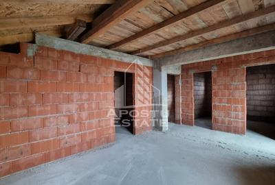 Casa la Rosu P+M, 2 fronturi stradale, teren generos, Giarmata - 9