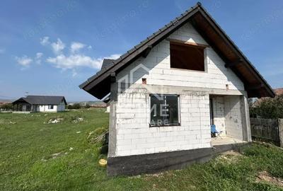 Casă cu 2 camere cu Teren 820 Mp în Totoi - 11