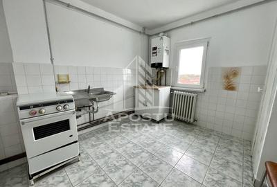 Apartament cu 3 camere, 2 bai, centrala proprie, zona Buziasului - 4
