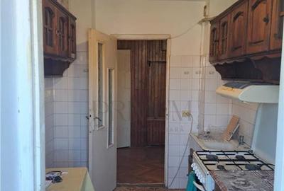 Apartament cu 3 camere decomandat, mobilat în Lipovei - 9