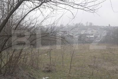 Teren de 3470 mp, în Ocnița - 18