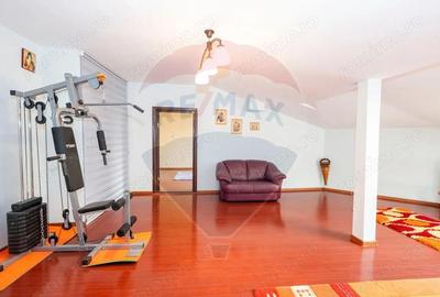 Casă cu 5 camere cu Teren 330 Mp în Piața Centrală - 2