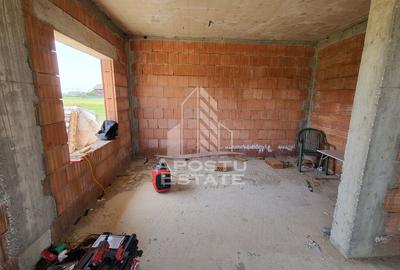 Jumatate de duplex la cheie,4 camere,constructie 2024 Mosnita Noua - 2