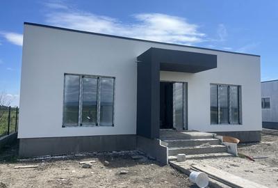 Casă cu 3 camere în Central