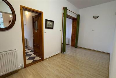 Apartament cu 3 camere decomandat în Centrul Istoric - 9