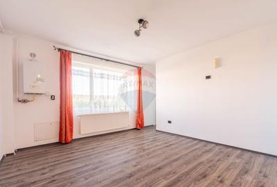 Apartament cu 3 camere semidecomandat în Florești - 2