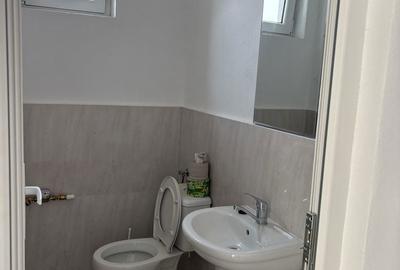 Spațiu comercial, de 50 mp, în Central - 7