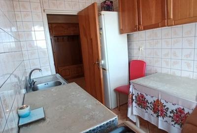 Apartament 3 camere semideomandat - Alexandru Obregia