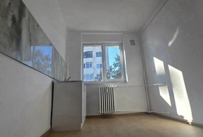 Apartament cu 2 camere semidecomandat în Podu Roș - 4