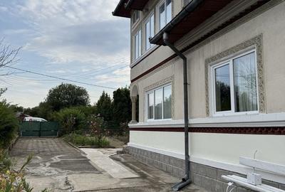 Casă cu 4 camere în Pietroasa - 4