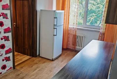 Apartament cu 2 camere, etajul 3/4, zona Podu Ros Apartament cu 2 camere, etajul 3/4, zona Podu Ros - 2