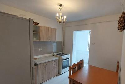 Garsonieră decomandată în Baza 3