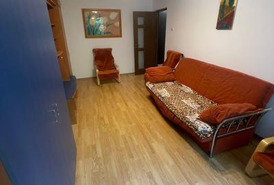 Apartament 3 camere decomandat – Str. Panselelor, etaj 2/8