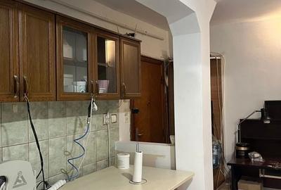 De vânzare - Spațiu comercial 56 mp - Intrare din stradă + casa scarii - 6