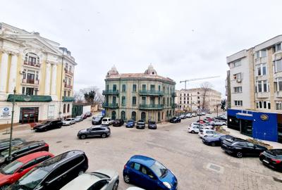 Birou, de 80 mp, în P-ța Ovidiu - 3