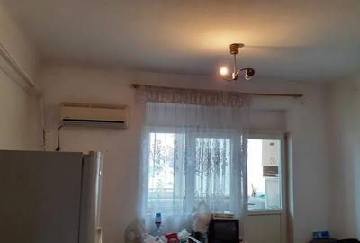 Garsonieră decomandată în Iancului