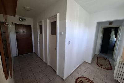 Brancoveanu ,bl.reabilitat,et.4/10,DECOMANDAT,Liber - 3