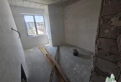 Duplex cu 4 camere cu Canalizare în Dudu - 6