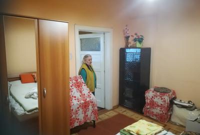 Vand in 7 Noiembrie ap.2 camere, et.1, nedecomandat - 4