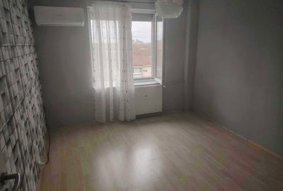 Apartament cu 4 camere semidecomandat în Rogerius - 2