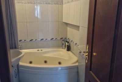 Apartament cu 3 camere decomandat în Central - 2