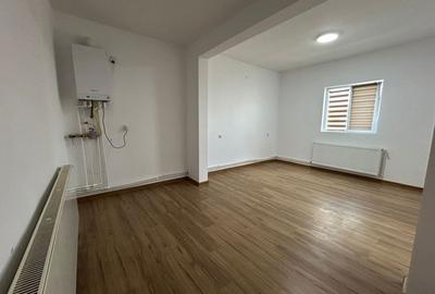 Spațiu comercial, de 50 mp, în Central - 2
