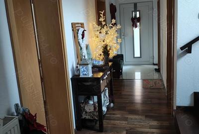 Casă cu 5 camere cu Teren 365 Mp în Micălaca - 4