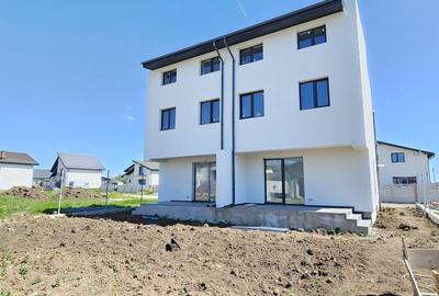 Vila duplex 4 camere/Com.Berceni - 2