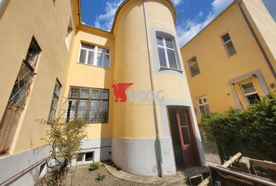 Apartament cu 4 camere semidecomandat în P-ța Maria