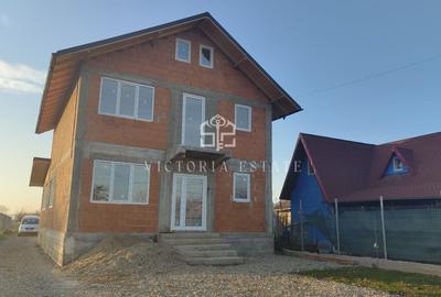 Casă individuală cu 5 camere cu Canalizare în Pleașa - 1
